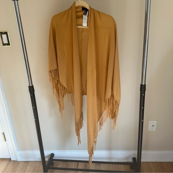 Fringe shawl - Picture 5 of 9